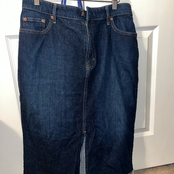 GAP Denim Midi Skirt - Picture 2 of 3